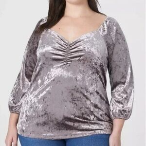 Lane Bryant Crushed Velvet ¾ Sleeve Sweetheart Neckline Top. Size 18/20